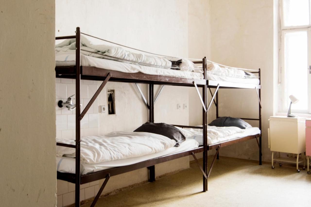 Хостел Franz Kafka Spital Брно Экстерьер фото